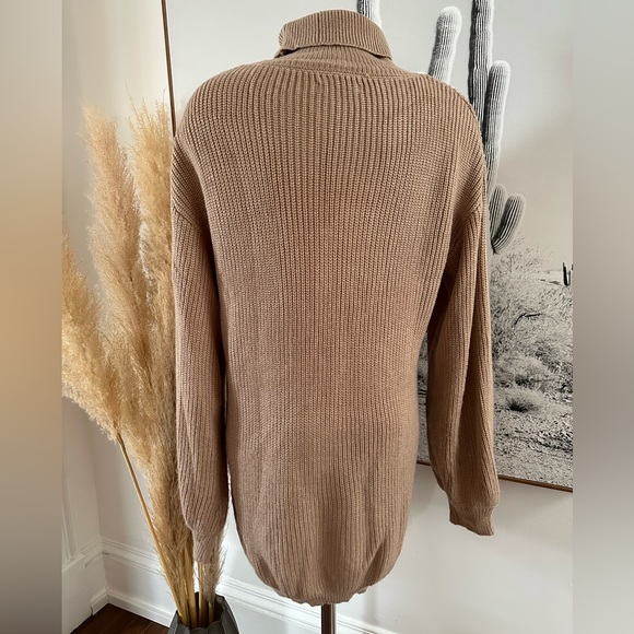 Knitted sweater dress from Shein in size medium. Oatmeal colour - Picture 6 of 8